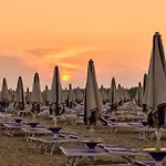 Sweet Hideaway Near Apartman Bibione