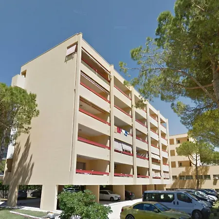 Sweet Hideaway Near Apartment