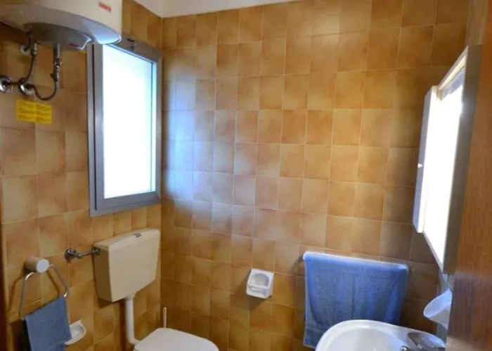 Sweet Hideaway Near Apartment