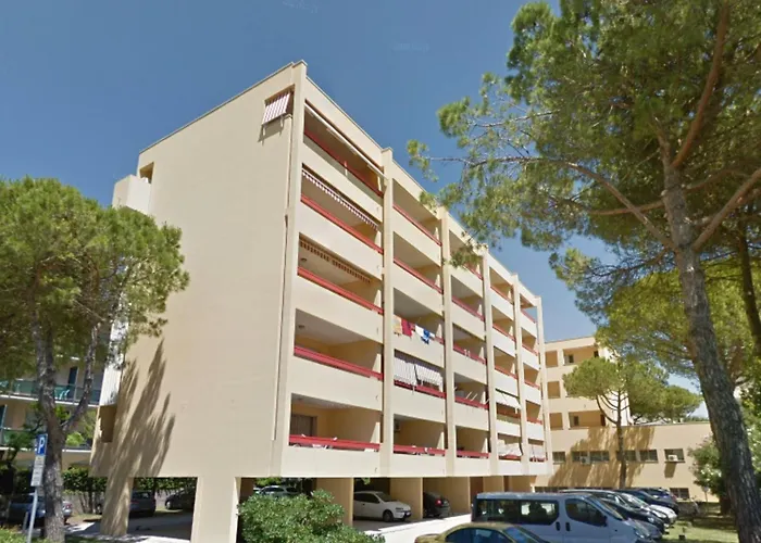 Sweet Hideaway Near Apartment