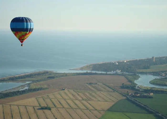 Apartment Sweet Hideaway Near