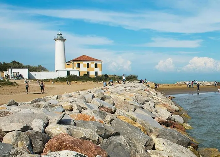 Sweet Hideaway Near *